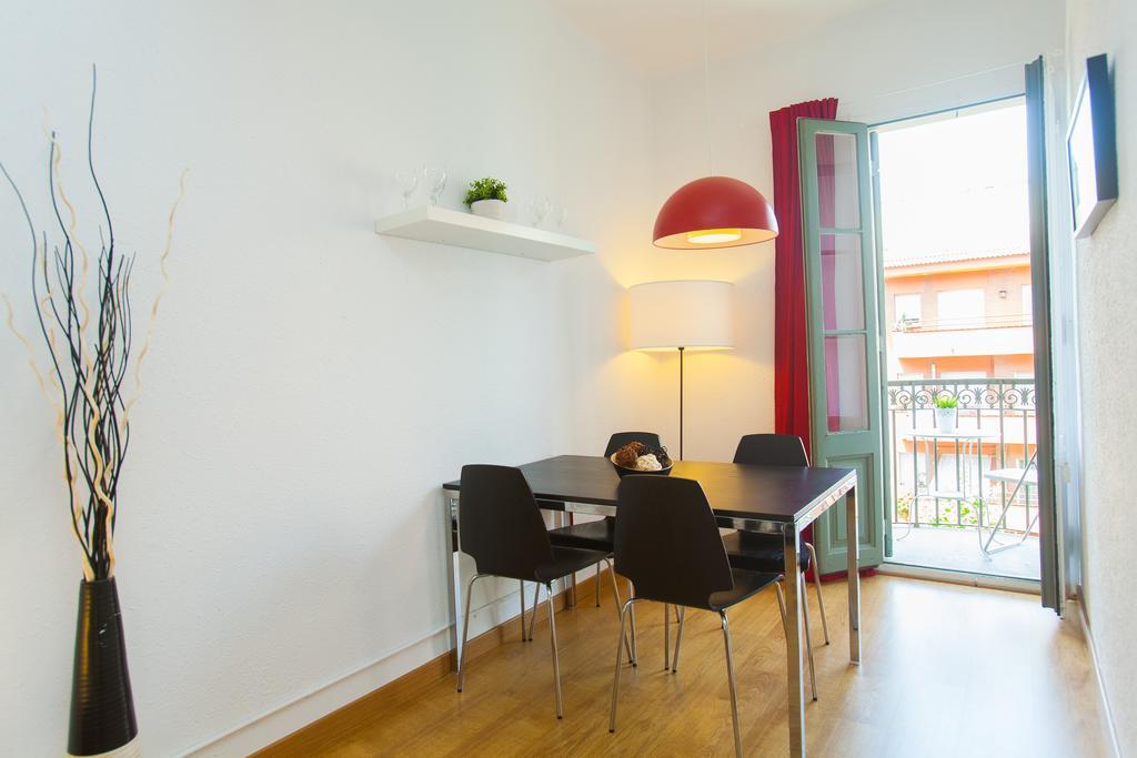 Gaudi Sagrada Familia Apartment Barcelona Room photo