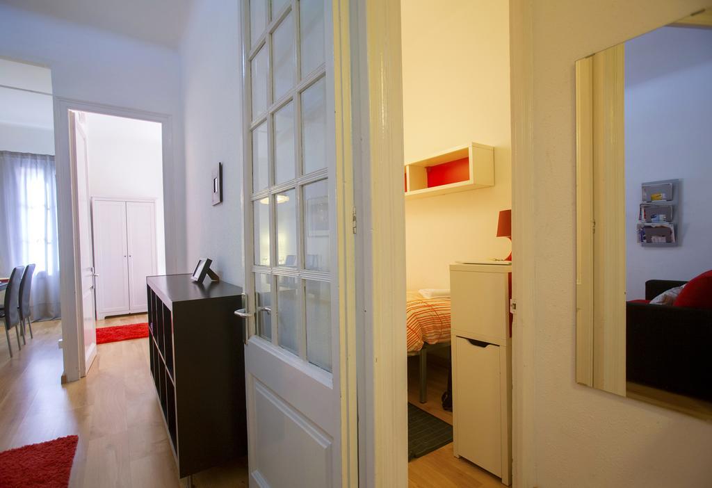 Gaudi Sagrada Familia Apartment Barcelona Room photo
